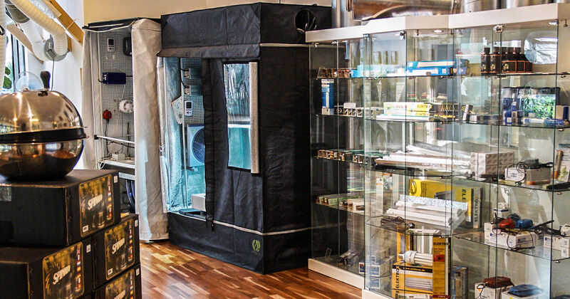 Growlab mit Beleuchtung Ausstellung